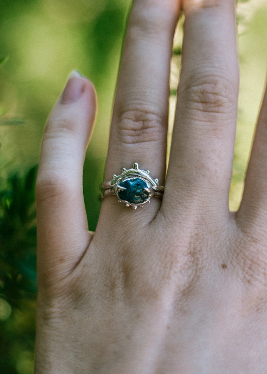 blue sapphire stacker ring