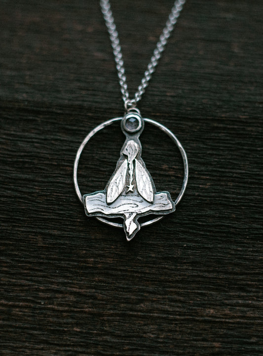 silvery solitude necklace