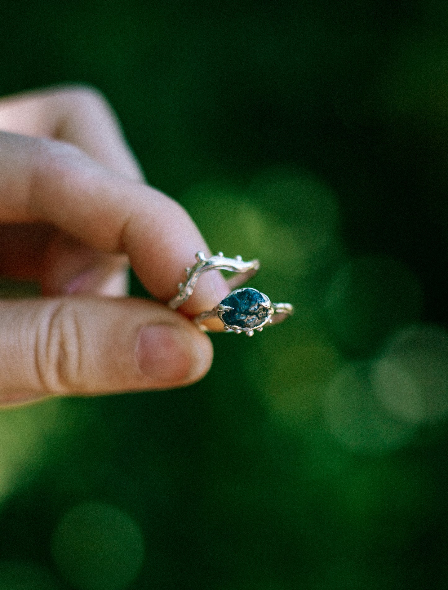 blue sapphire stacker ring