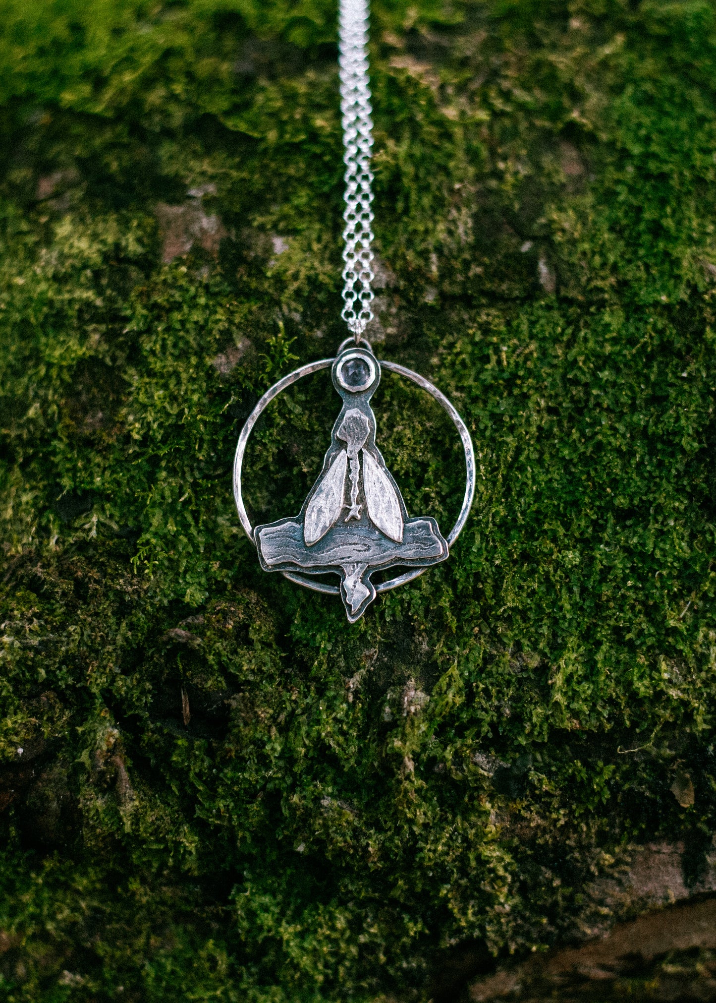 silvery solitude necklace