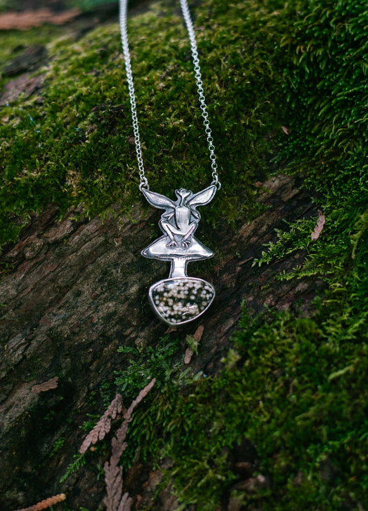amanita, ally pendant