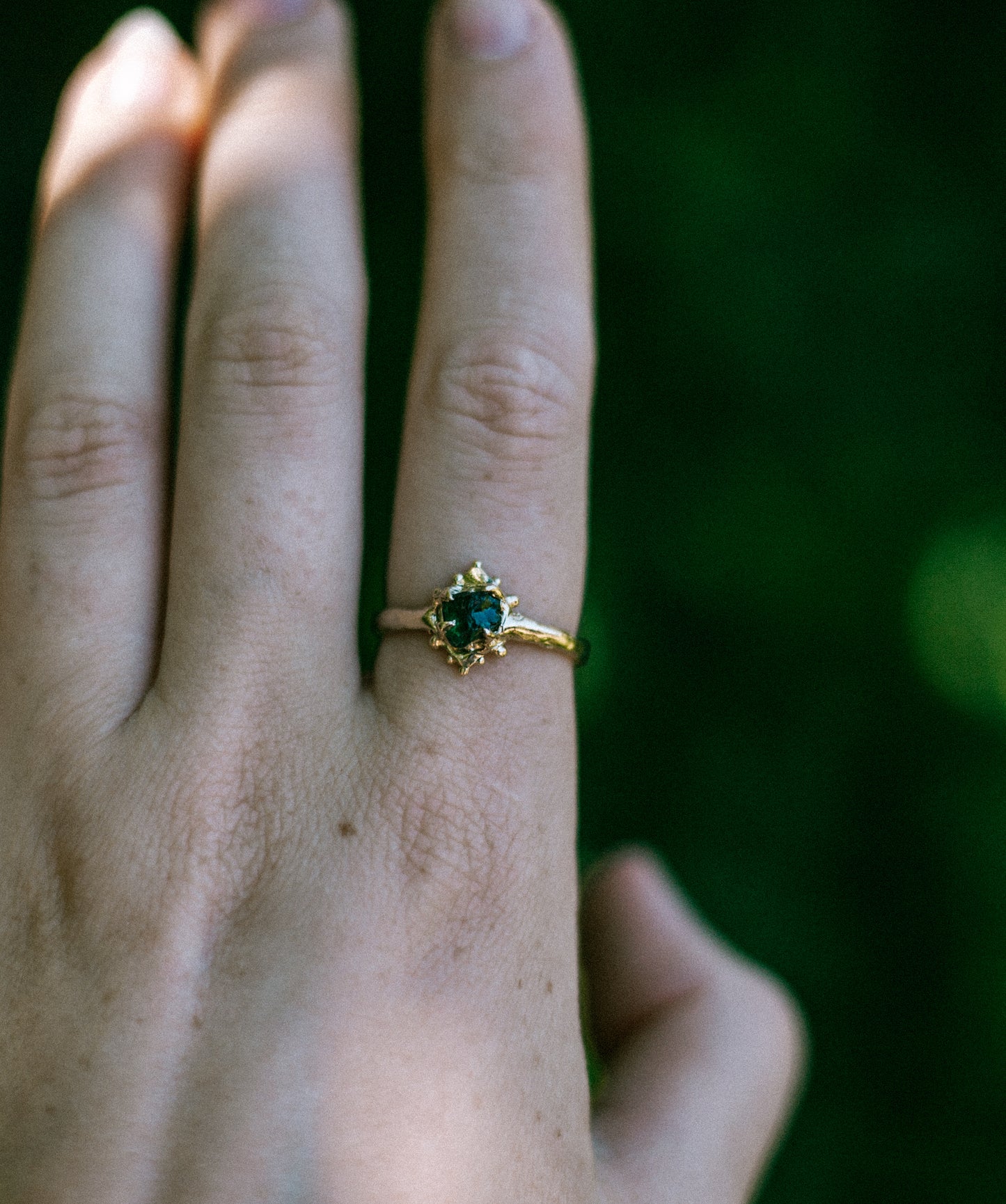 gold green sapphire ring