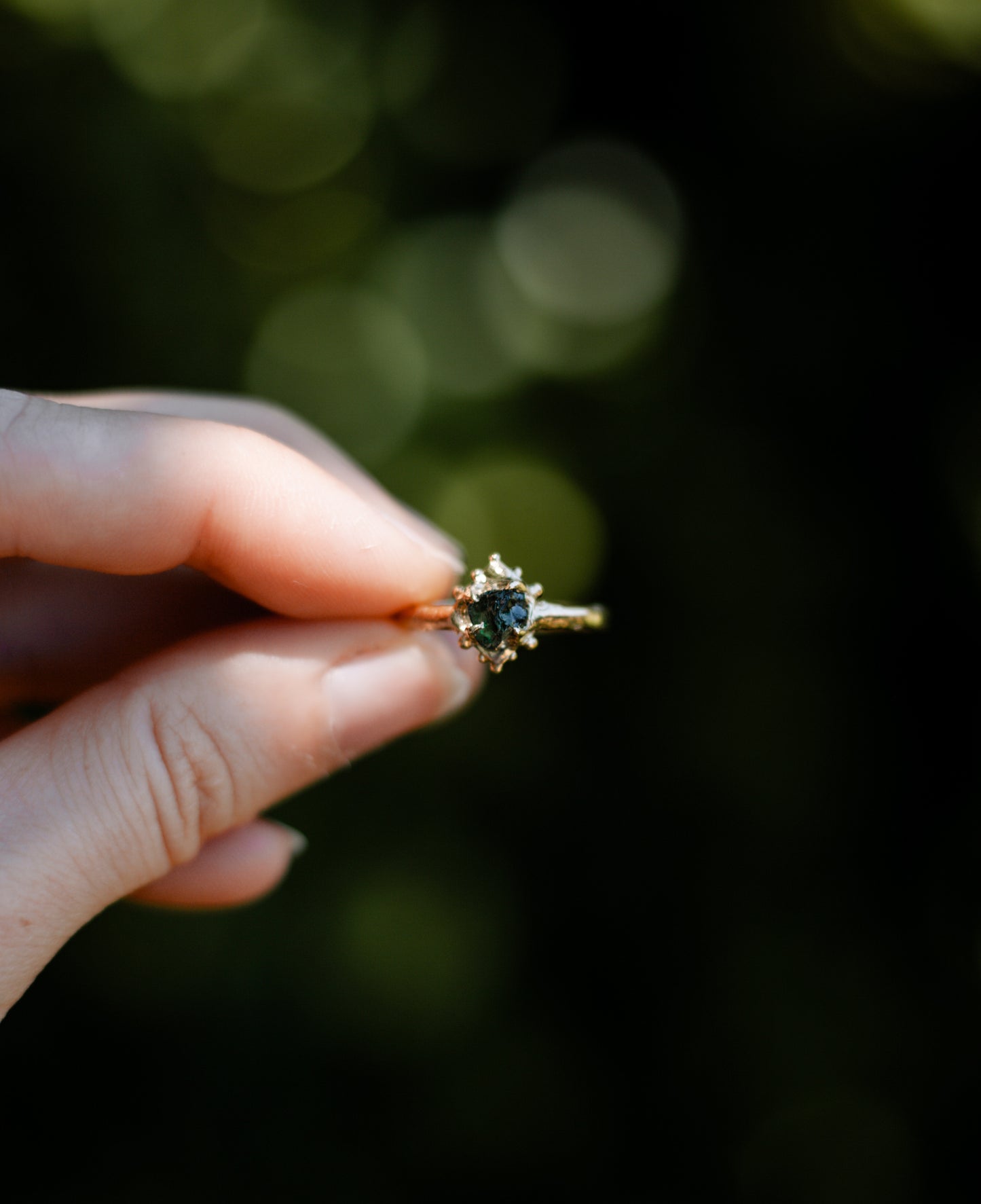 gold green sapphire ring