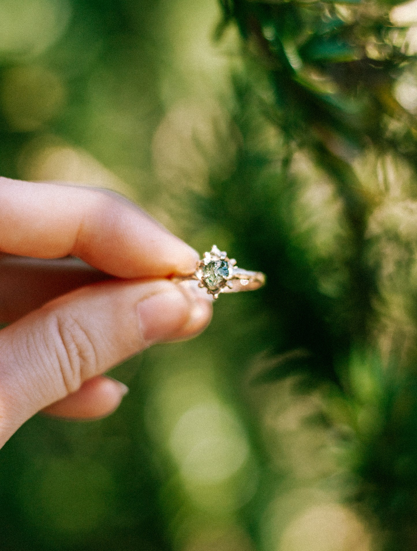 gold green sapphire ring